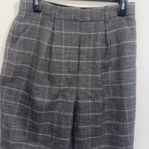 Hourglass high waist short.